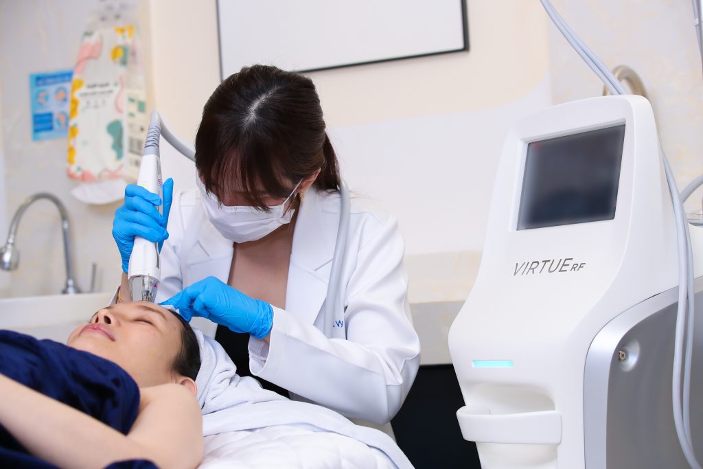 Công nghệ Virtue Microneedling RF vs Cooling System đáp ứng đầy đủ các tiêu chuẩn nghiêm ngặt dành cho một công nghệ mới khi được đưa vào phác đồ điều trị tại SKIN JUVIA CLINIC