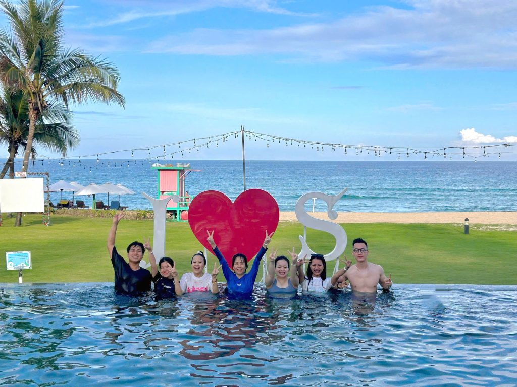 Hoạt động gắn kết tập thể tại bãi biển Selectum Noa Resort