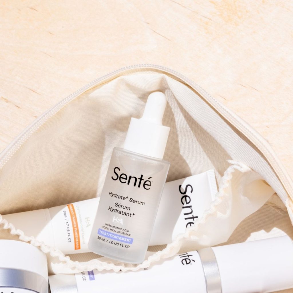 Senté Hydate+ Serum là sản phẩm kết hợp HSA và HA bốn trọng lượng phân tử, giúp thẩm thấu sâu, giữ cho làn da luôn đủ nước và rạng rỡ tươi mới